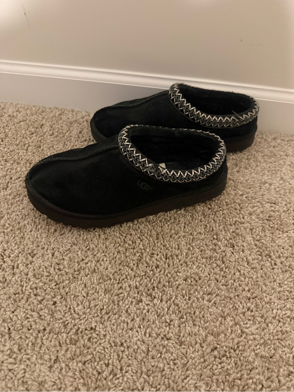 Ugh Black Tasman Slippers